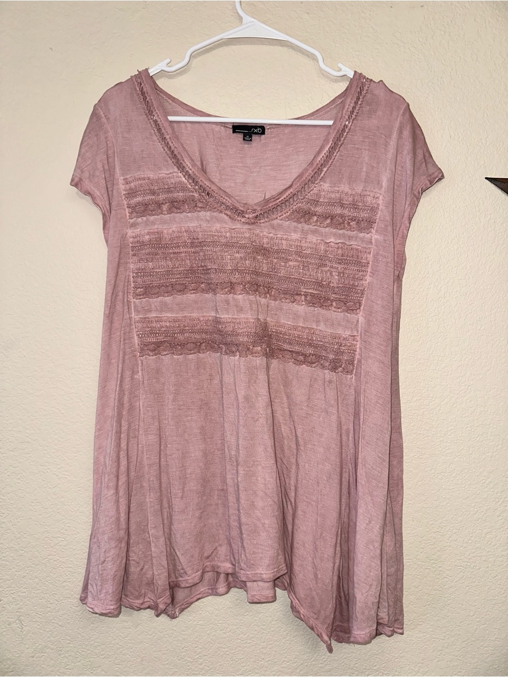 Woman’s Top - Picture 2 of 6